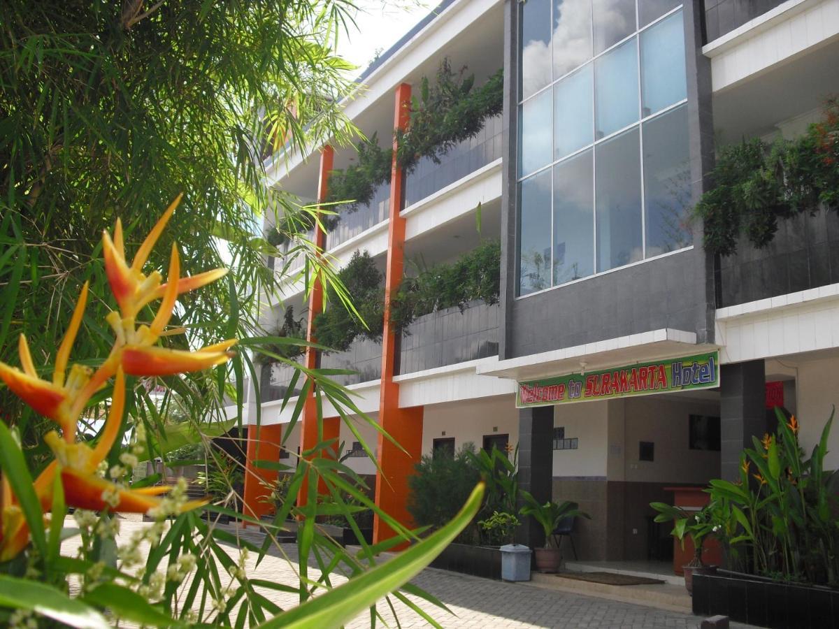Hotel Surakarta Tulungagung Bagian luar foto