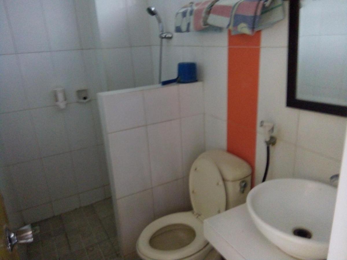 Hotel Surakarta Tulungagung Bagian luar foto